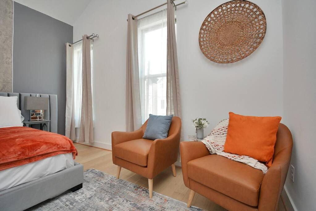 Blissful Getaway Home With Hot Tub & Backyard Near Downtown 休斯敦 外观 照片