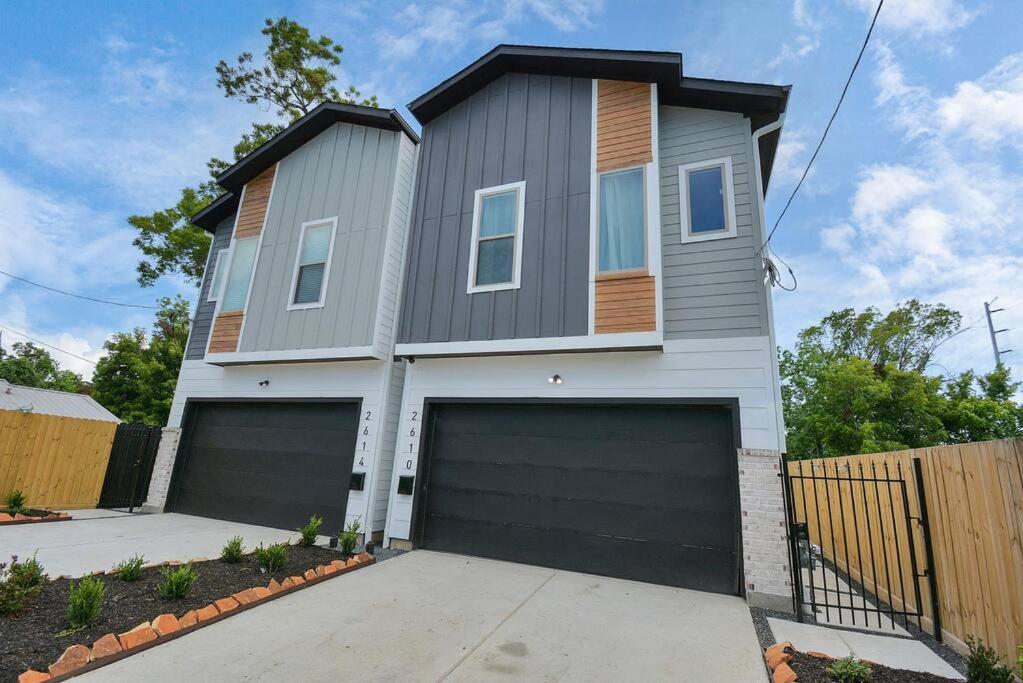 Blissful Getaway Home With Hot Tub & Backyard Near Downtown 休斯敦 外观 照片