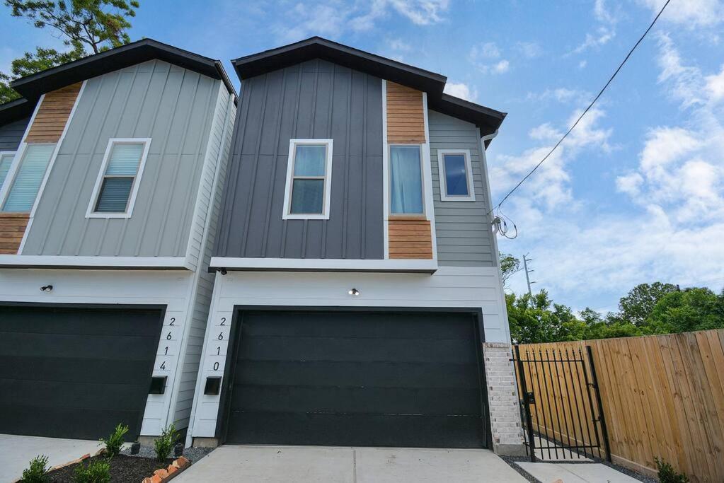 Blissful Getaway Home With Hot Tub & Backyard Near Downtown 休斯敦 外观 照片